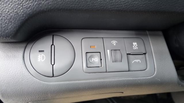 Hyundai Starex 2017 — photo 17