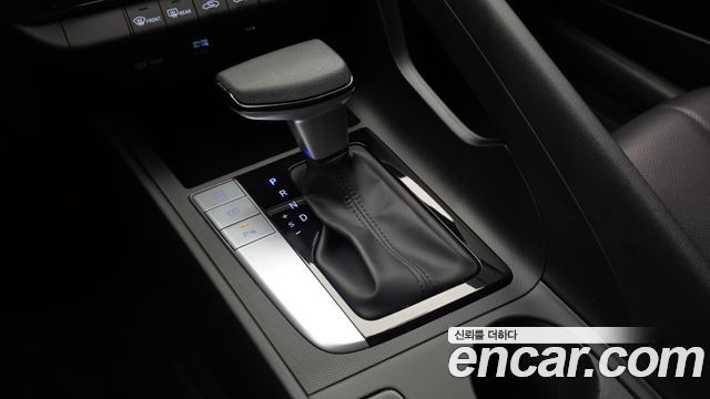 Hyundai AVANTE 2024 — photo 12