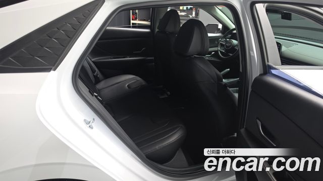 Hyundai AVANTE 2024 — photo 17