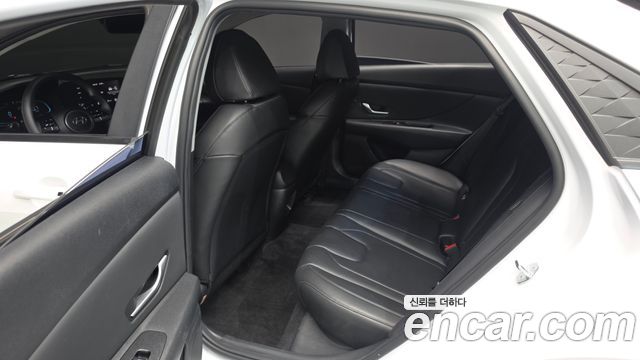 Hyundai AVANTE 2024 — photo 18