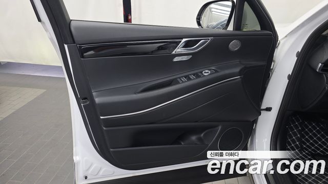 Genesis GV80 2020 — photo 14