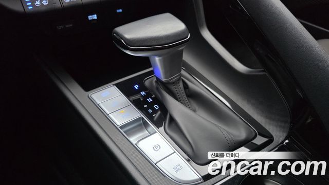 Hyundai AVANTE 2024 — photo 12