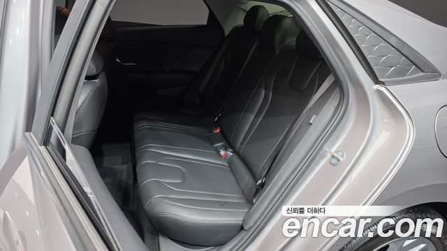 Hyundai AVANTE 2024 — photo 16