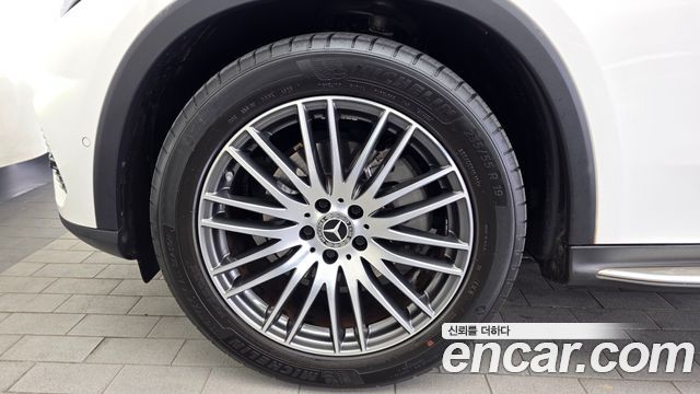 Mercedes-Benz GLC-Class 2023 — photo 5