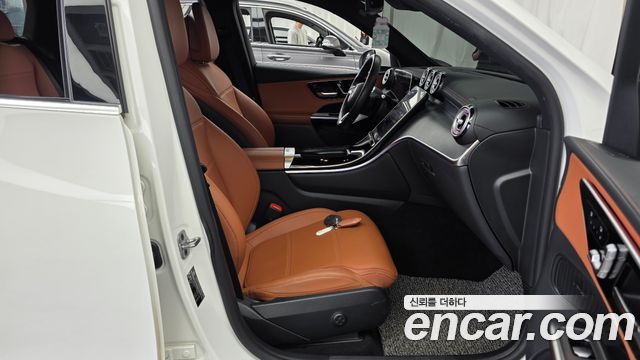 Mercedes-Benz GLC-Class 2023 — photo 17