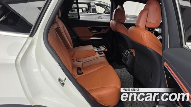 Mercedes-Benz GLC-Class 2023 — photo 18