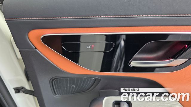 Mercedes-Benz GLC-Class 2023 — photo 24