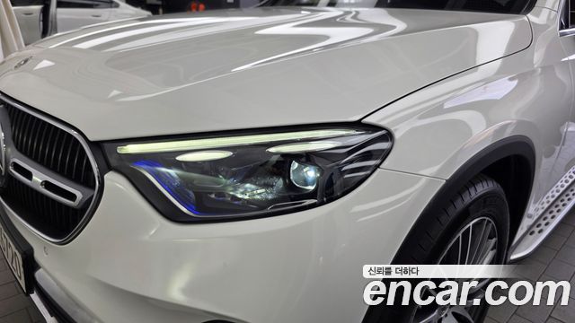 Mercedes-Benz GLC-Class 2023 — photo 8