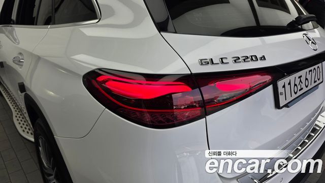 Mercedes-Benz GLC-Class 2023 — photo 9