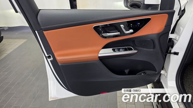 Mercedes-Benz GLC-Class 2023 — photo 14