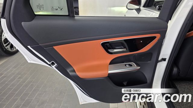 Mercedes-Benz GLC-Class 2023 — photo 15