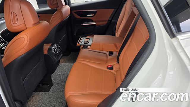 Mercedes-Benz GLC-Class 2023 — photo 16
