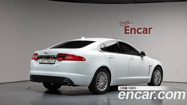 Jaguar XF 2014 — photo 2