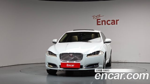 Jaguar XF 2014 — photo 3