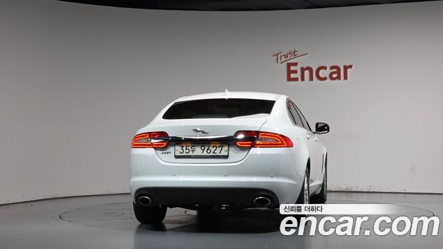 Jaguar XF 2014 — photo 4