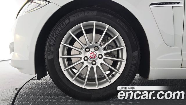 Jaguar XF 2014 — photo 5
