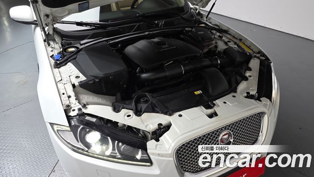 Jaguar XF 2014 — photo 6