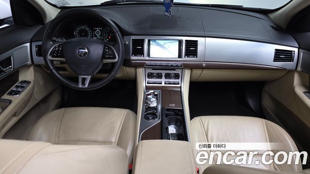 Jaguar XF 2014 — photo 7