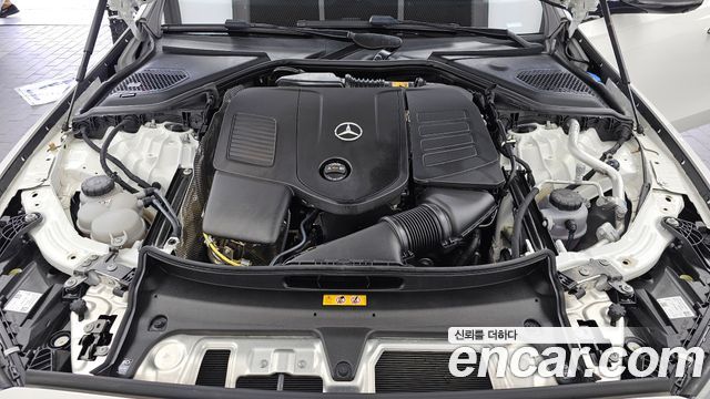 Mercedes-Benz E-Class 2025 — photo 6