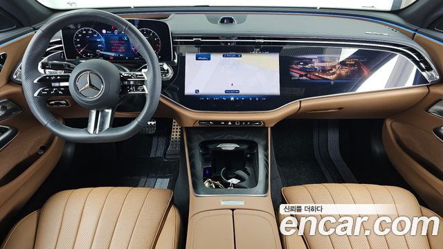 Mercedes-Benz E-Class 2025 — photo 10
