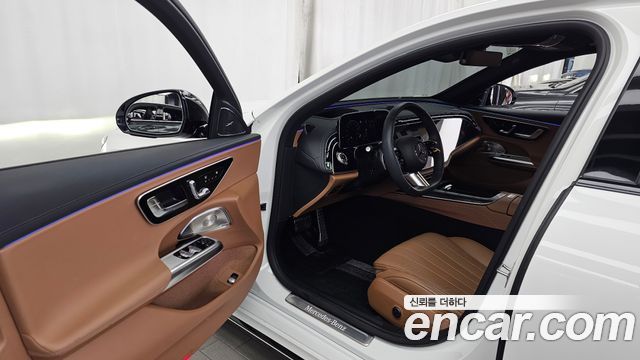 Mercedes-Benz E-Class 2025 — photo 13