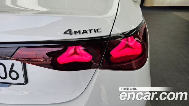 Mercedes-Benz E-Class 2025 — photo 9