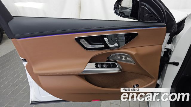 Mercedes-Benz E-Class 2025 — photo 14