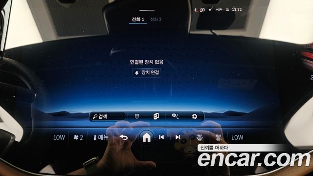 Mercedes-Benz E-Class 2025 — photo 30