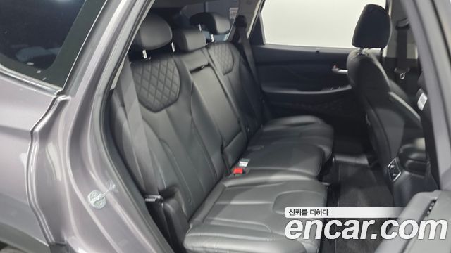 Hyundai Santafe 2023 — photo 18
