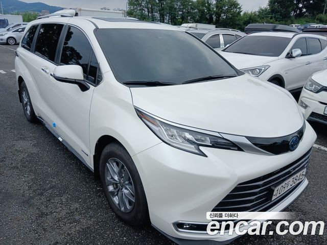 Toyota Sienna 2021 — photo 2