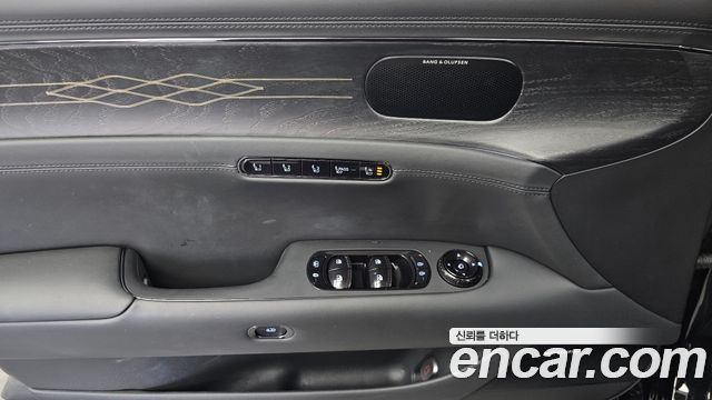 Genesis G90 2025 — photo 32