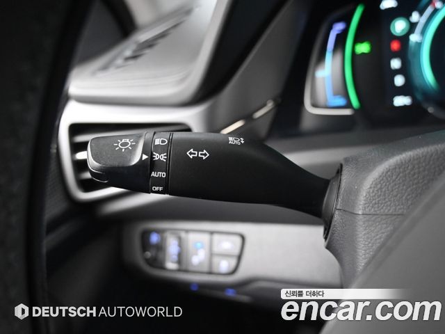 Hyundai Ioniq 2020 — photo 18