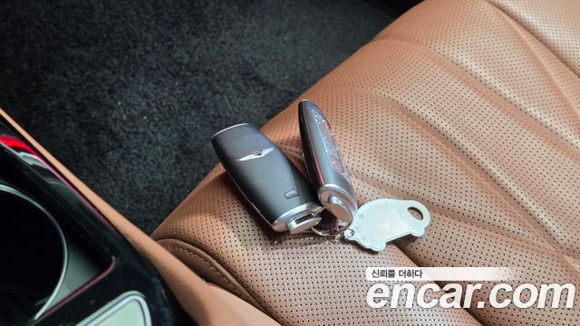 Genesis G80 2022 — photo 27