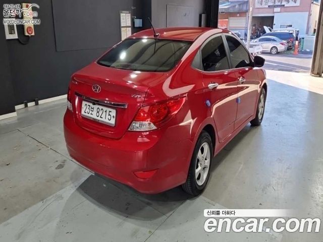 Hyundai Accent 2015 — photo 2