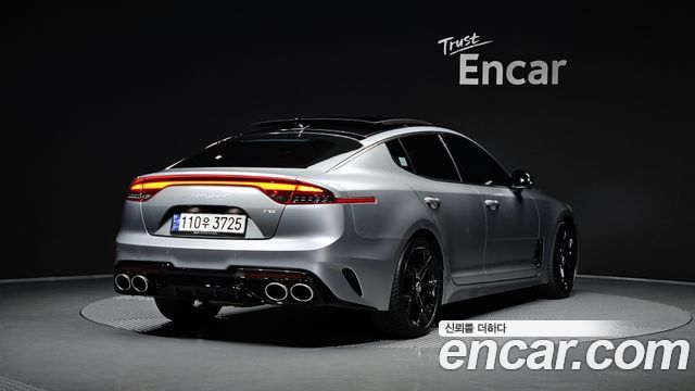 Kia Stinger 2023 — photo 2