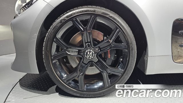Kia Stinger 2023 — photo 5