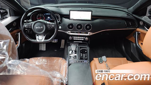 Kia Stinger 2023 — photo 10