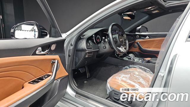 Kia Stinger 2023 — photo 13
