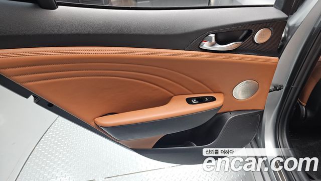 Kia Stinger 2023 — photo 15