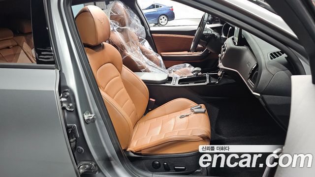Kia Stinger 2023 — photo 16