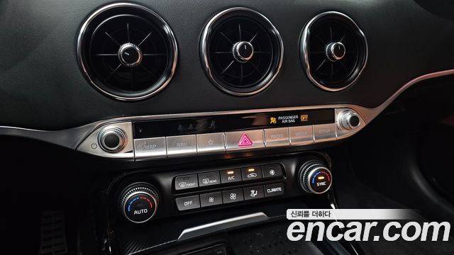 Kia Stinger 2023 — photo 27