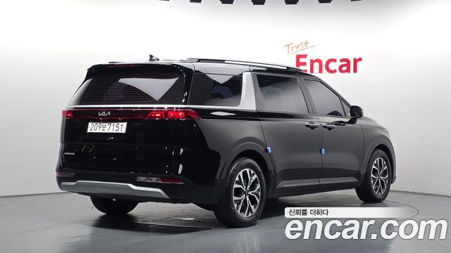 Kia Canival 2023 — photo 2