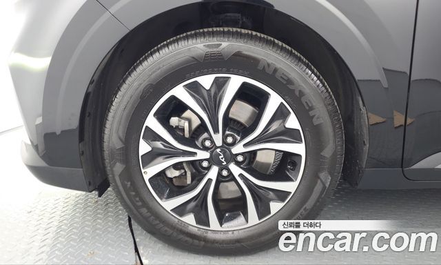 Kia Canival 2023 — photo 5