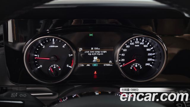 Kia Canival 2023 — photo 11