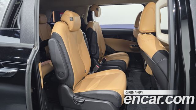 Kia Canival 2023 — photo 18