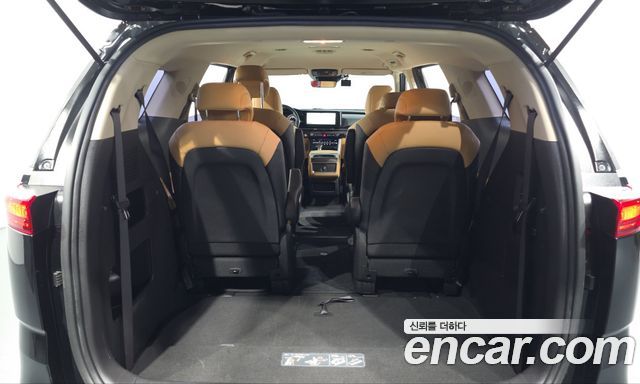 Kia Canival 2023 — photo 23