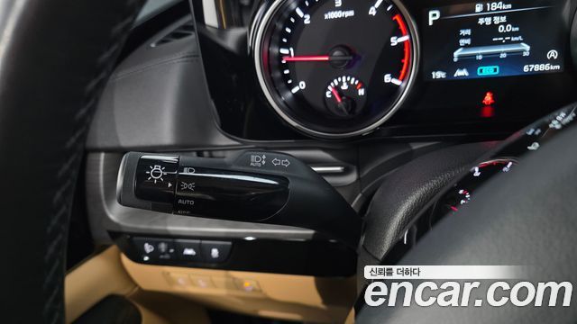 Kia Canival 2023 — photo 24