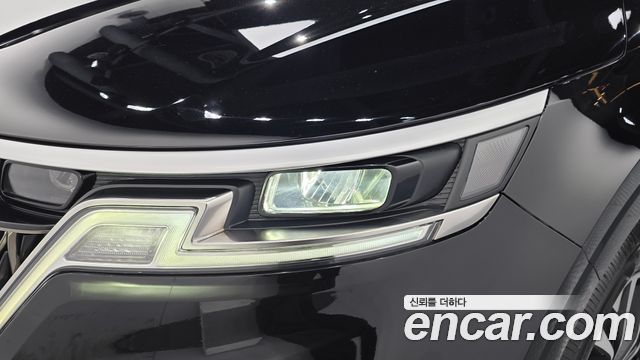 Kia Canival 2023 — photo 8