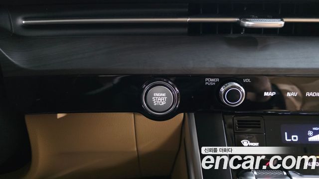 Kia Canival 2023 — photo 27