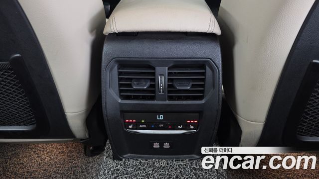 BMW 3-Series 2021 — photo 25